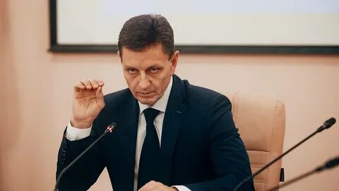 Губернатор подал