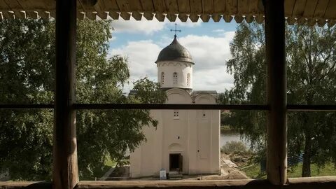 В брошенном богом поселенье старом