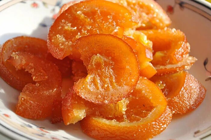 Цукаты из мандаринов. Мандариновые цукаты. цукаты из мандариновых корок. сладости из мандариновых корочек. цукаты из мандарин.