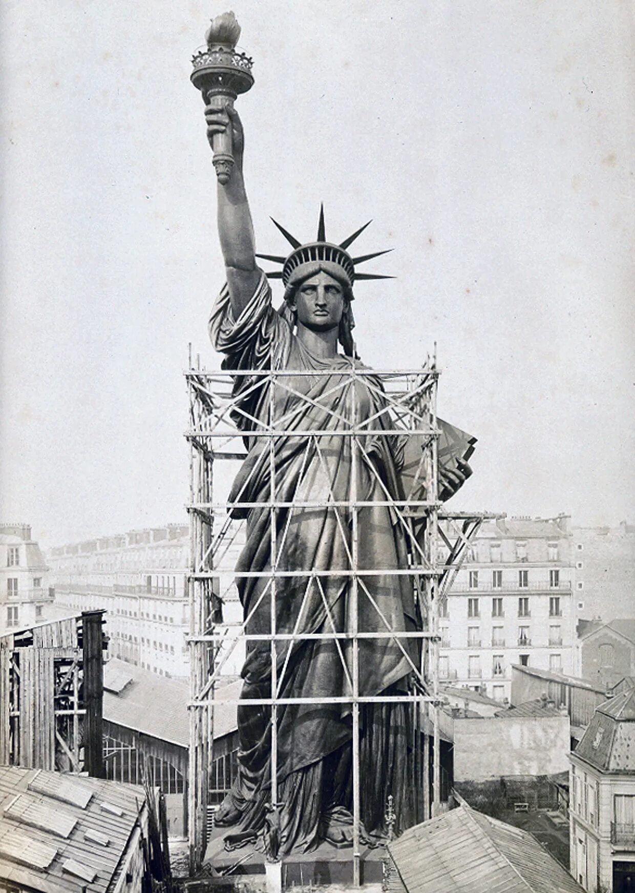 История статуй. Статуя свободы 1886. Статуя свободы Нью-Йорк. Статуя свободы Нью-Йорк 1886. Статуя свободы в Париже 1885.