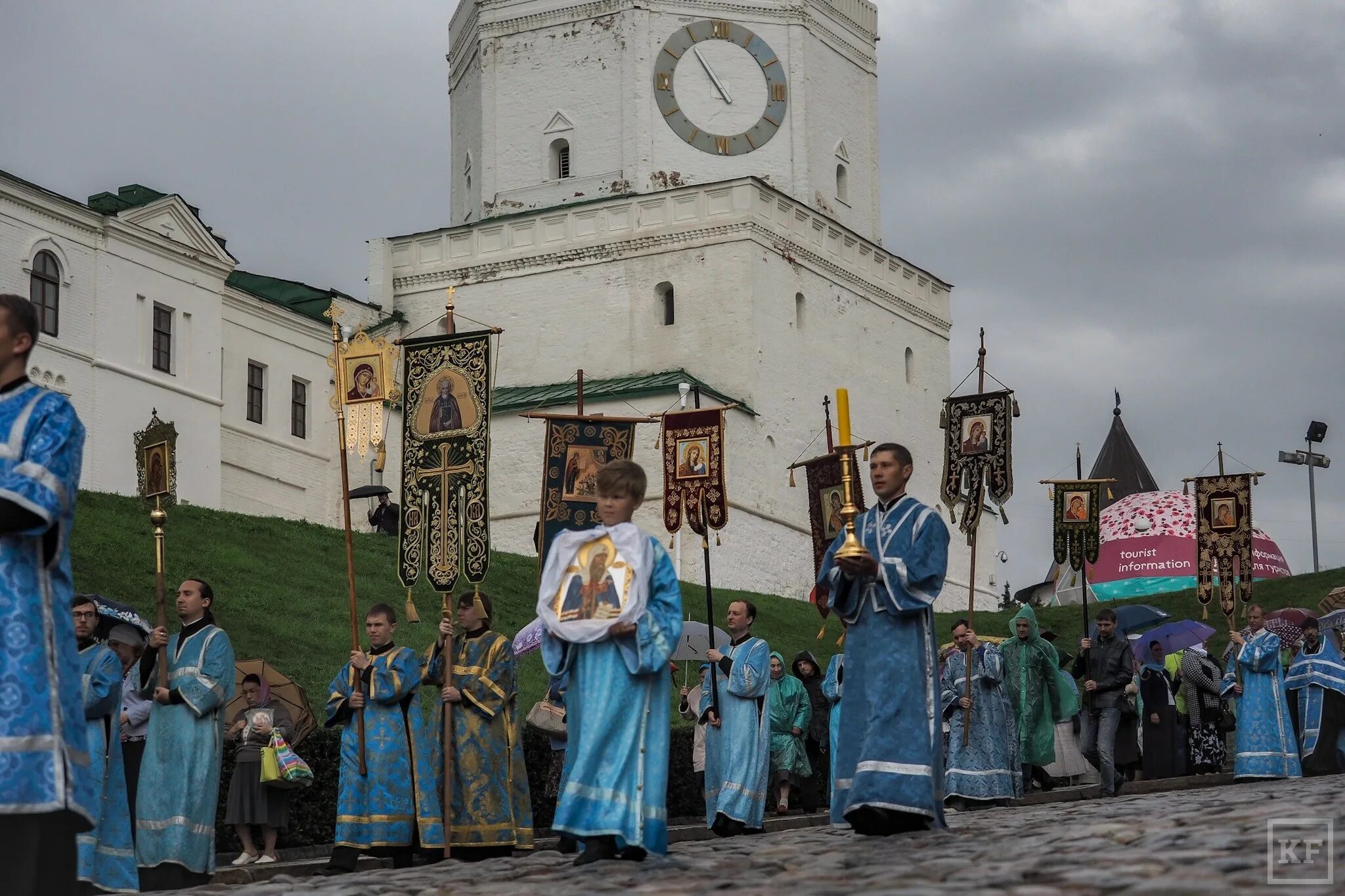 Крестный ход в белгороде сегодня во сколько. Крестный ход Казань. Крестный ход в Боголюбово 2023. Крестный ход с иконой 1903 года Елабуга. Крестный ход Тюмень хроника.