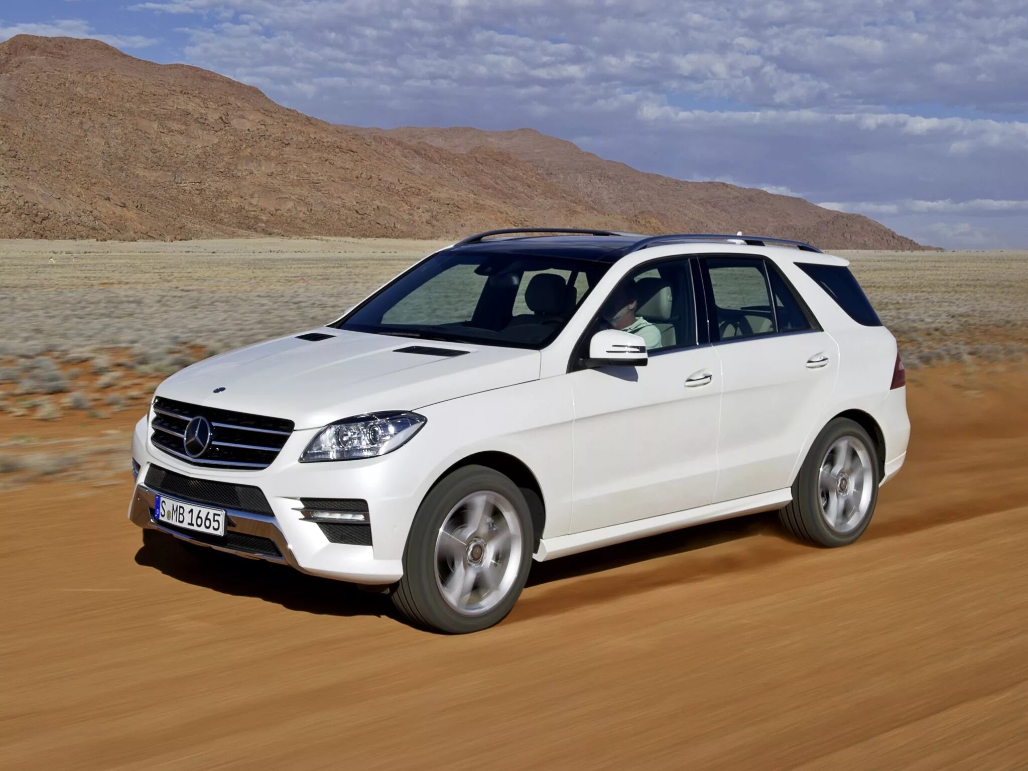 Фото мл. Mercedes Benz ml 250. Mercedes-Benz m-class ml 350. Mercedes Benz ml350 AMG. Mercedes Benz ml w166.
