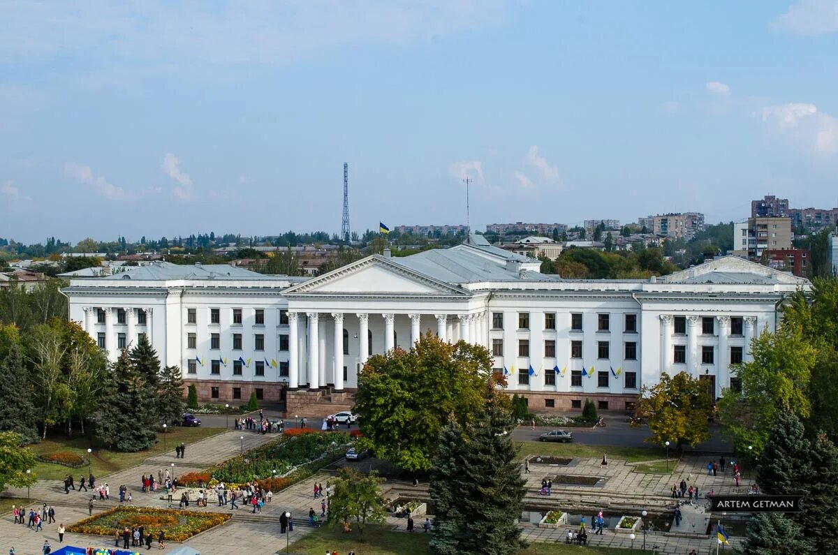 Какой краматорск. Ул машиностроителей краматорск. Краматорск здание администрации. Какой краматорск. Краматорск площадь города.