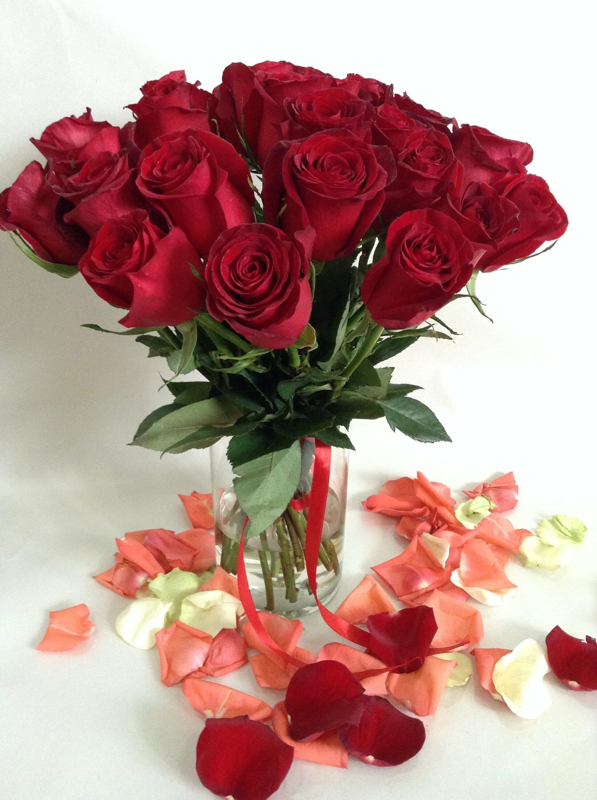 Цвет цветов для любимой женщины. Шикарный букет цветов. Букет для любимой женщины. Красивый будет цветов. Букет роз.