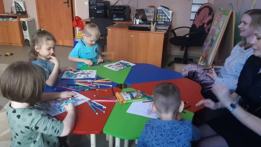 Центр дневного пребывания для детей с инвалидностью. Центр дневного пребывания для детей-инвалидов. Центр дневного пребывания для детей с инвалидностью. Центр дневного пребывания для детей с инвалидностью. Центр дневного пребывания.