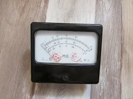 Мегаомметр стрелочный