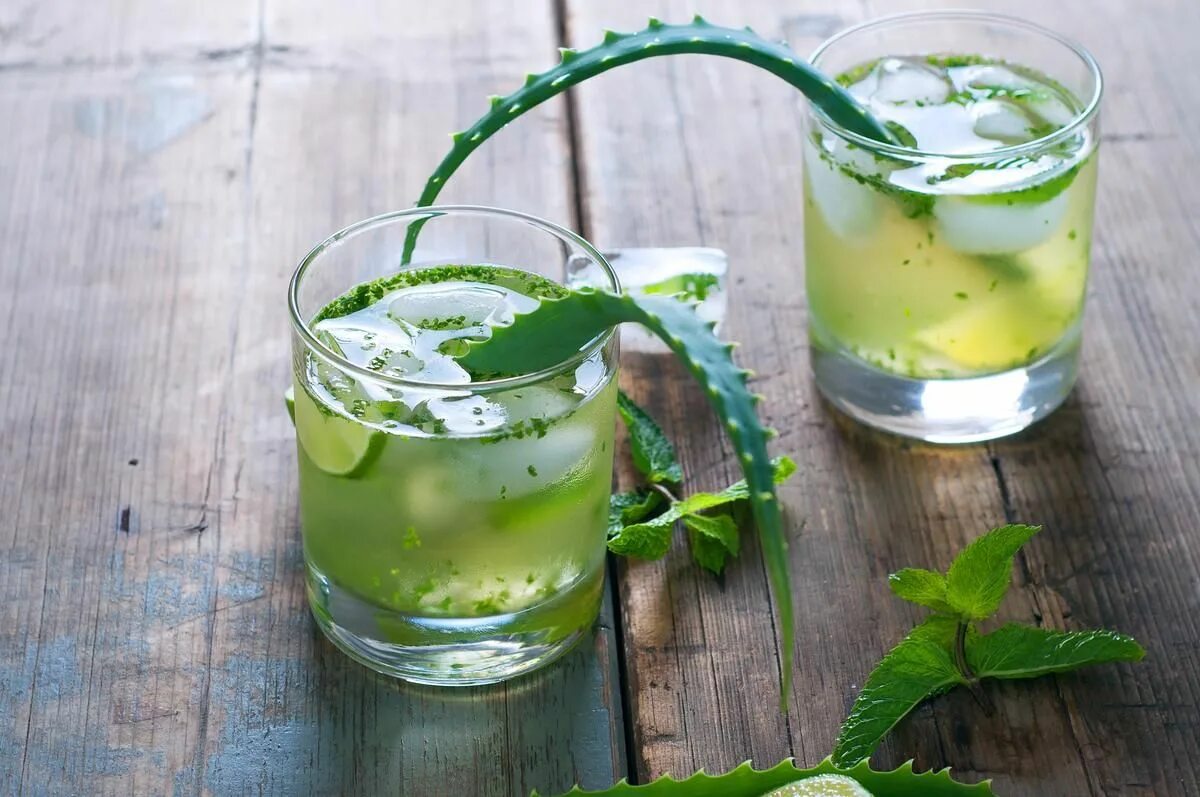 Aloe juice. Aloe vera напиток. aloe vera juice напиток. aloe vera juice натуральные напитки.
