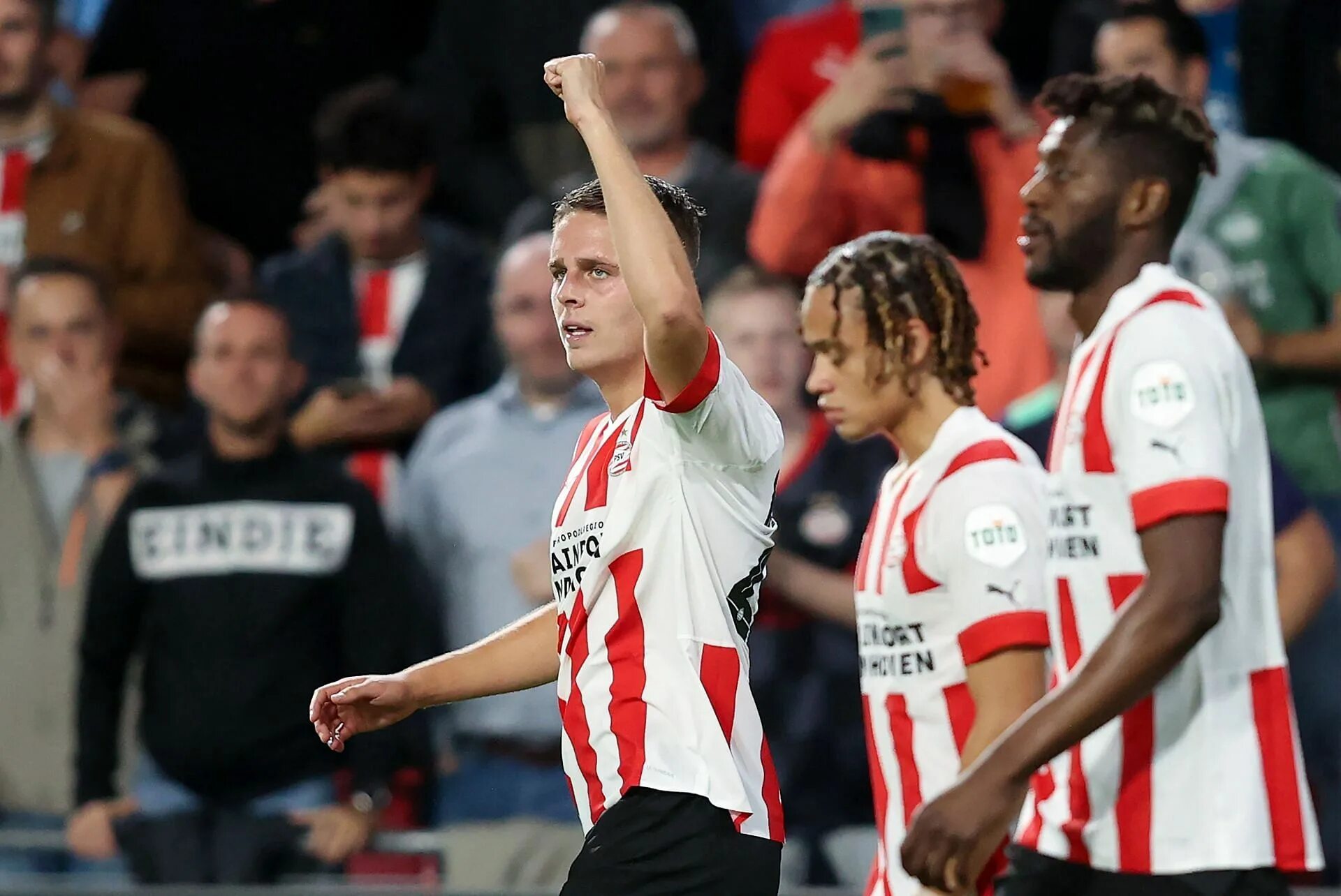 Логотипы psv football. Псв без сотрудников. Псв футбол. Бенфика – псв. Псв без сотрудников.