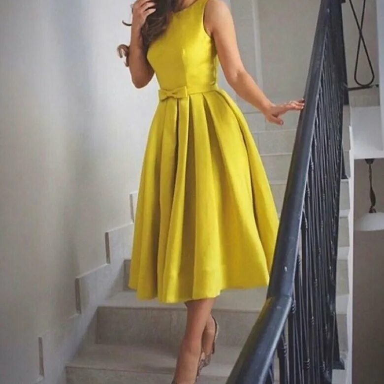 Платье с юбкой-солнце. Летние платья с расклешенной юбкой. Платье солнышко. Фасоны платьев солнце. Платье с юбкой-солнце.