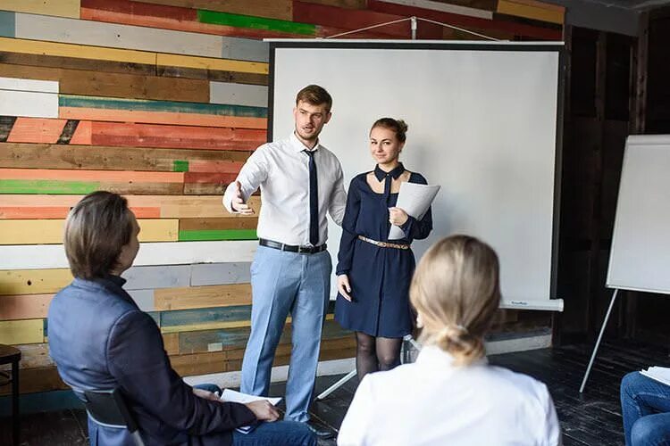 Психологический тренинг уверенности в себе. Уверенное поведение тренинг. Тренинги с подростками книга. Книга тренинг уверенности в себе. Тренинг для женщин уверенность в себе.