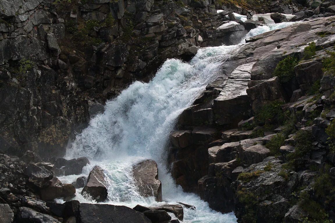 Водопад рассказ. Водопад Грохотун Байкал. Водопад Грохотун озеро Соболиное. Водопад Грохотун, Хамар-Дабан. Водопад Грохотун Бурятия.