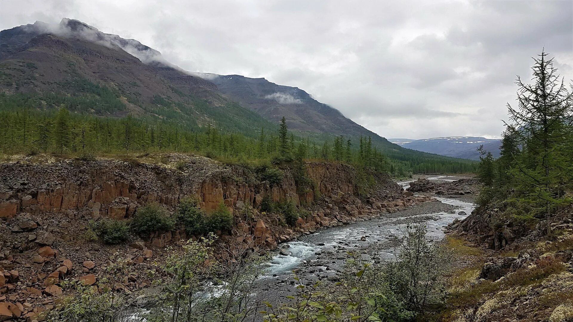 Плато Путорана. Озеро Виви Красноярский край. Путорана Красноярский край. Географический центр россии красноярский край