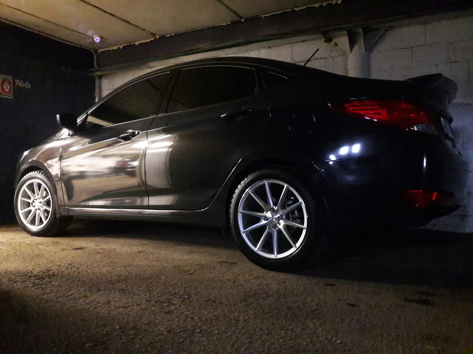 Вылет диска солярис. Черный.hyundai.solaris r17. hyundai solaris vossen cvt r17. pdw 1022 солярис черный. солярис на 17 дисках.