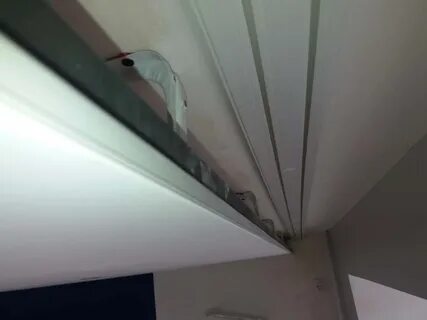 Скрытый монтаж карниза под натяжной