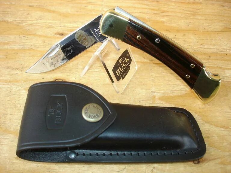 Buck 110 купить. Нож Buck 110. Нож Buck 110 Folding Hunter. Бруталика Buck 110. Нож Buck b0110oks.