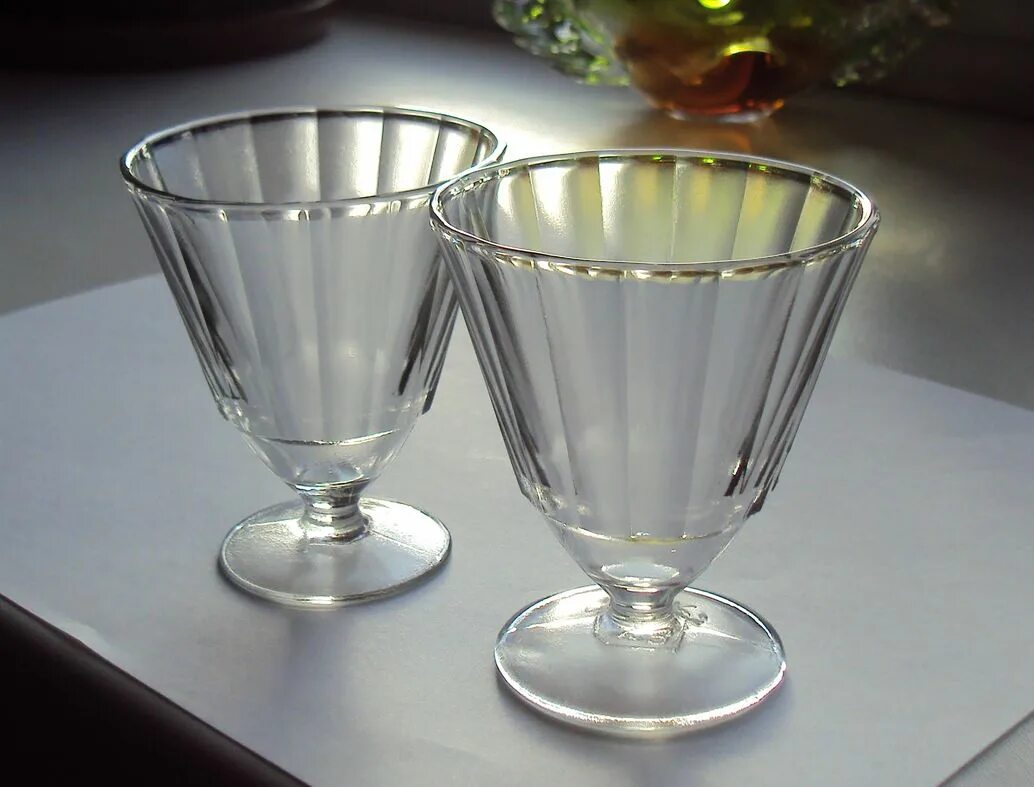 Лафитник ссср 100 мл. Лафитник 150 мл. Рюмка-лафитник 50 мл. Бахметьевский хрустальный лафитник 200мл. Лафитник что это такое.