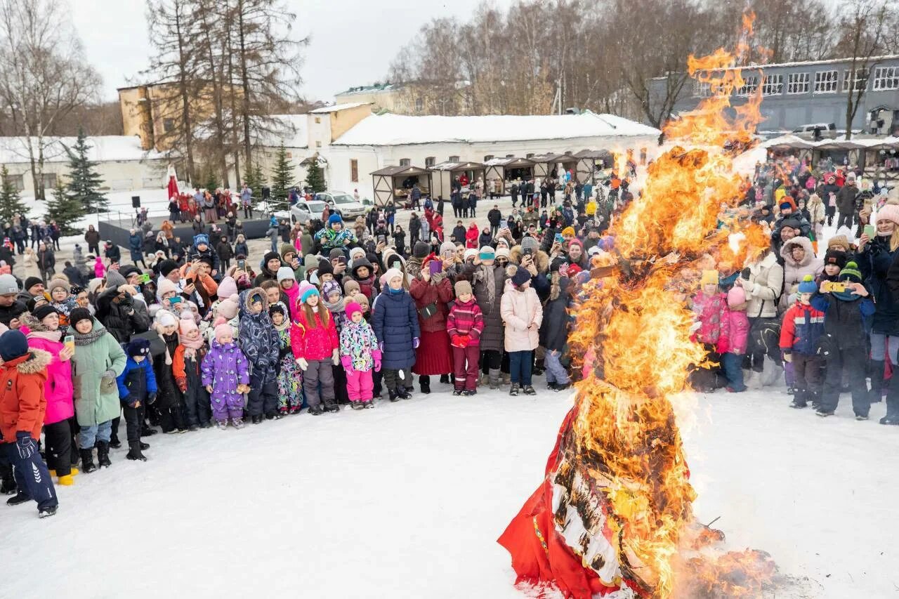 Масленица в подольске мероприятия. Проводы зимы. Масленица в России. Гуляния на Масленицу в Подольске. Масленица в Подольске.