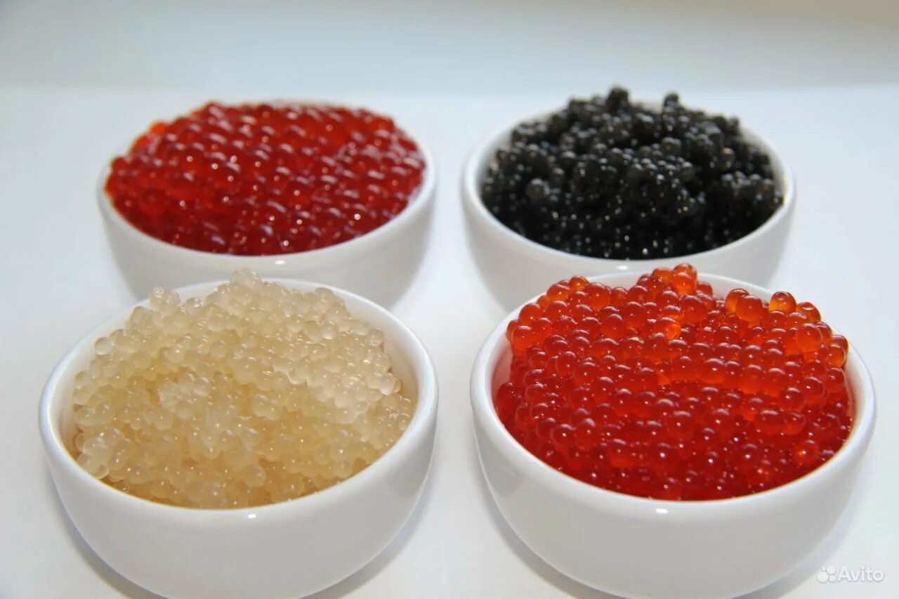 Почему икра твердая. Икра чавыча 140 грамм. Икра Caviar Premium. Красная икра черная икра. Красная и черная икра.