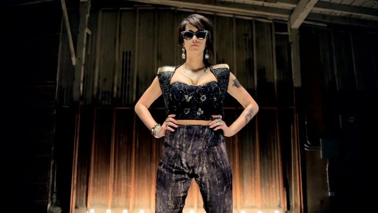 Dev like a. The cataracs певица. дев певица like. like a g6 актриса. dev g6.