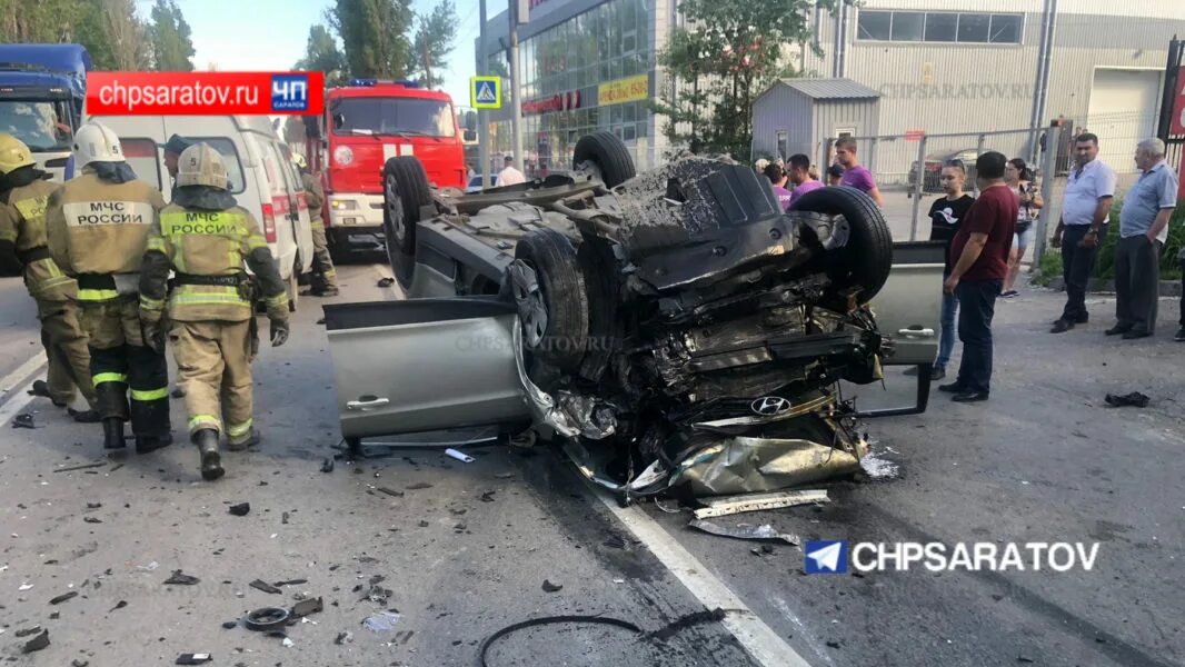 Аварии в ленинском районе последние. Дтп в саратове за 10 августа 2020. Дтп саратов ленинский район 2020 год август. Аварии в ленинском районе последние. Авария в дроздово ленинский район.