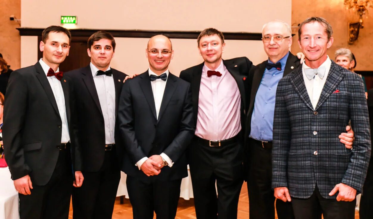 Заместитель председателя правительства дмитрий чернышенко. Чернышенко дмитрий николаевич. Николай гущин художник. Дмитрий песков цифровизация. Вице-премьер рф дмитрий чернышенко.