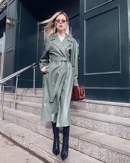 Модные плащи в 2024 году