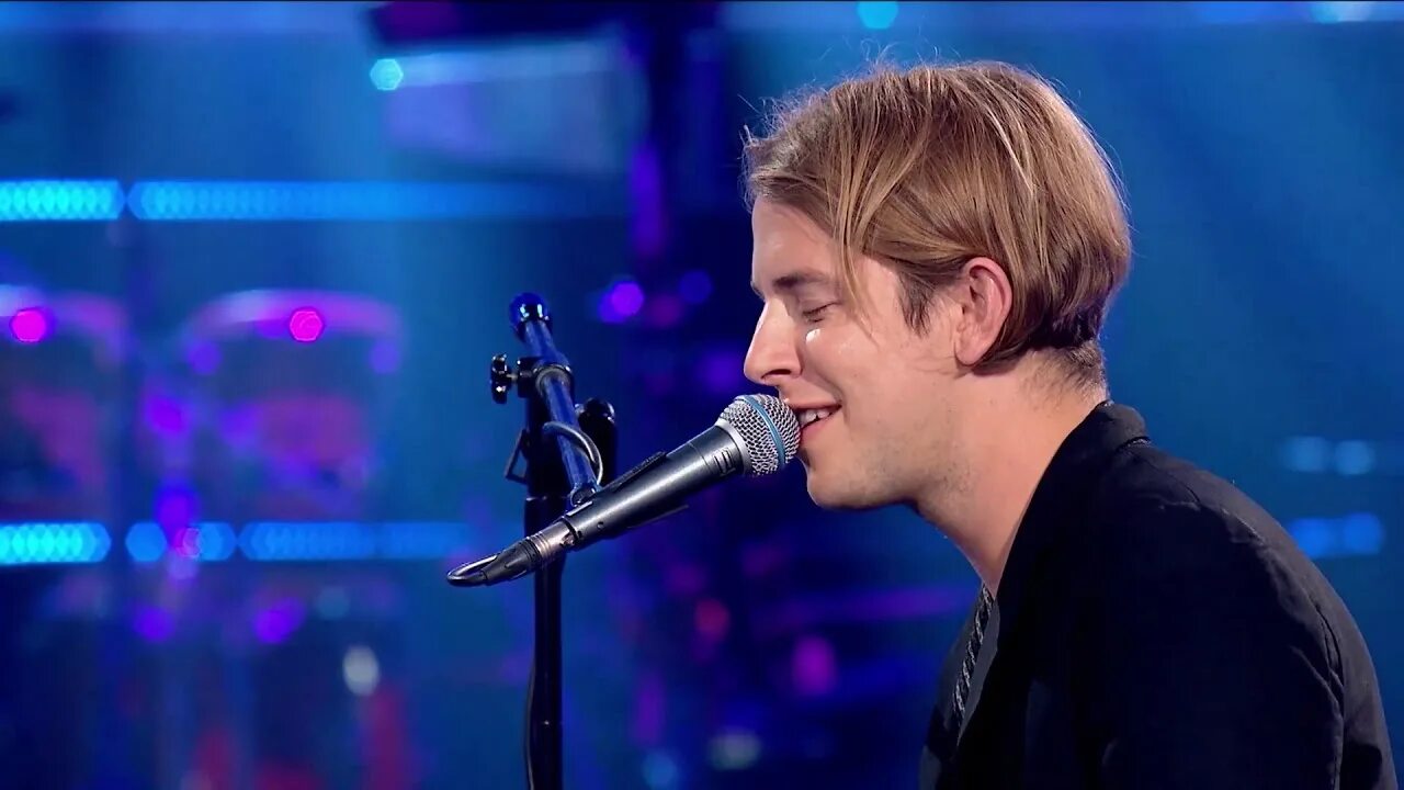 Песня анозер лов. Tom Odell another. Tom Odell another Love. Том Оделл на концерте. Tom Odell another Love mp3.