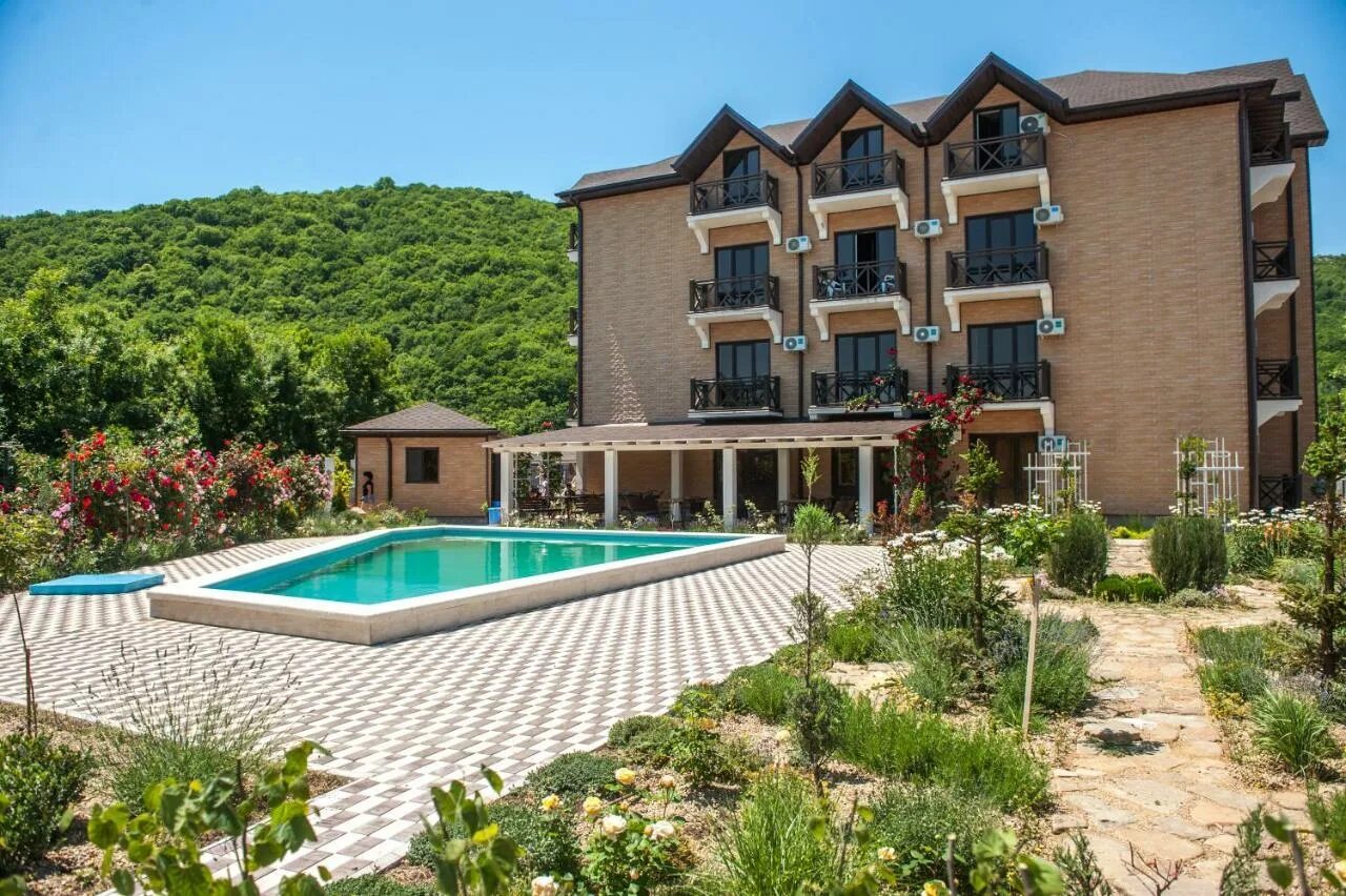 Лермонтово юг. Лермонтово звезда гостиница. Чёрное море лермонтово жилье. Дубрава лермонтово. Гостиницы лермонтово краснодарский край.