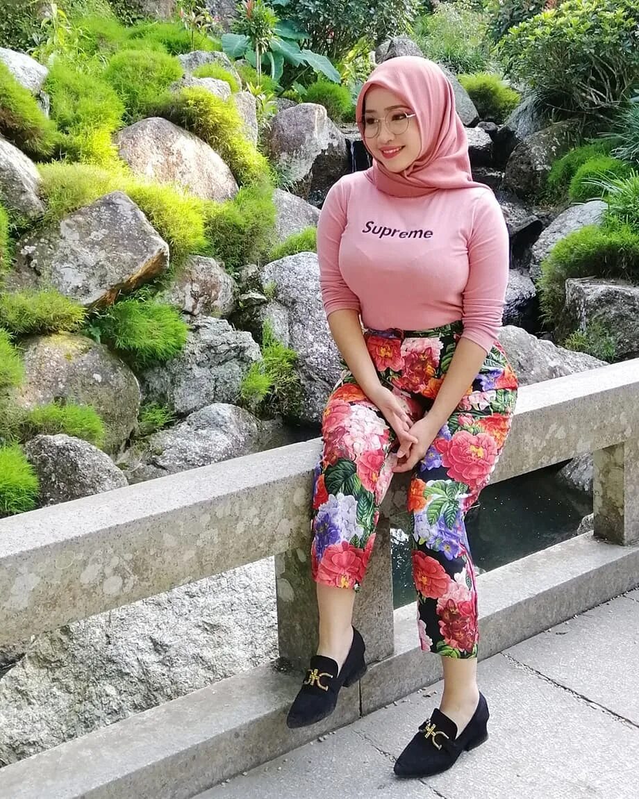 Sotwe hijaber. Jilboobs Sangean. Hijabers. Twako Jilbob. Jilboobs cipok.