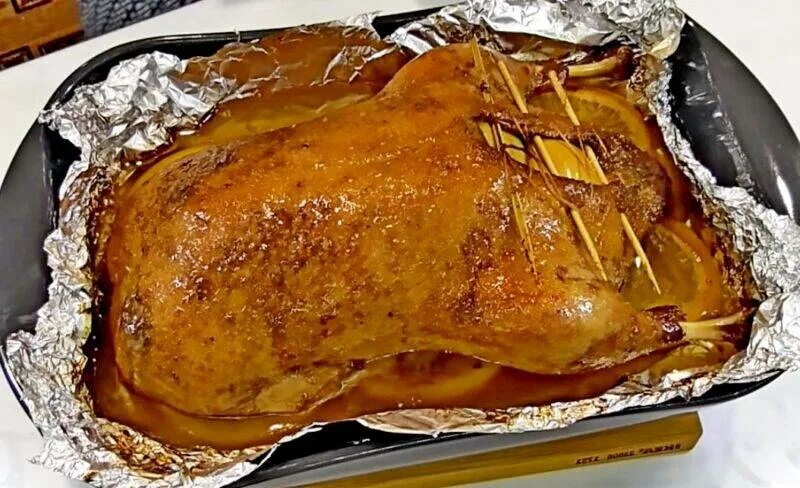 свиная грудинка запеченная в духовке в фольге. грудинка в духовке в фольге пошаговый. грудинка в духовке в фольге время. грудинка свиная запеченная в духовке. грудинка в духовке в фольге пошаговый.