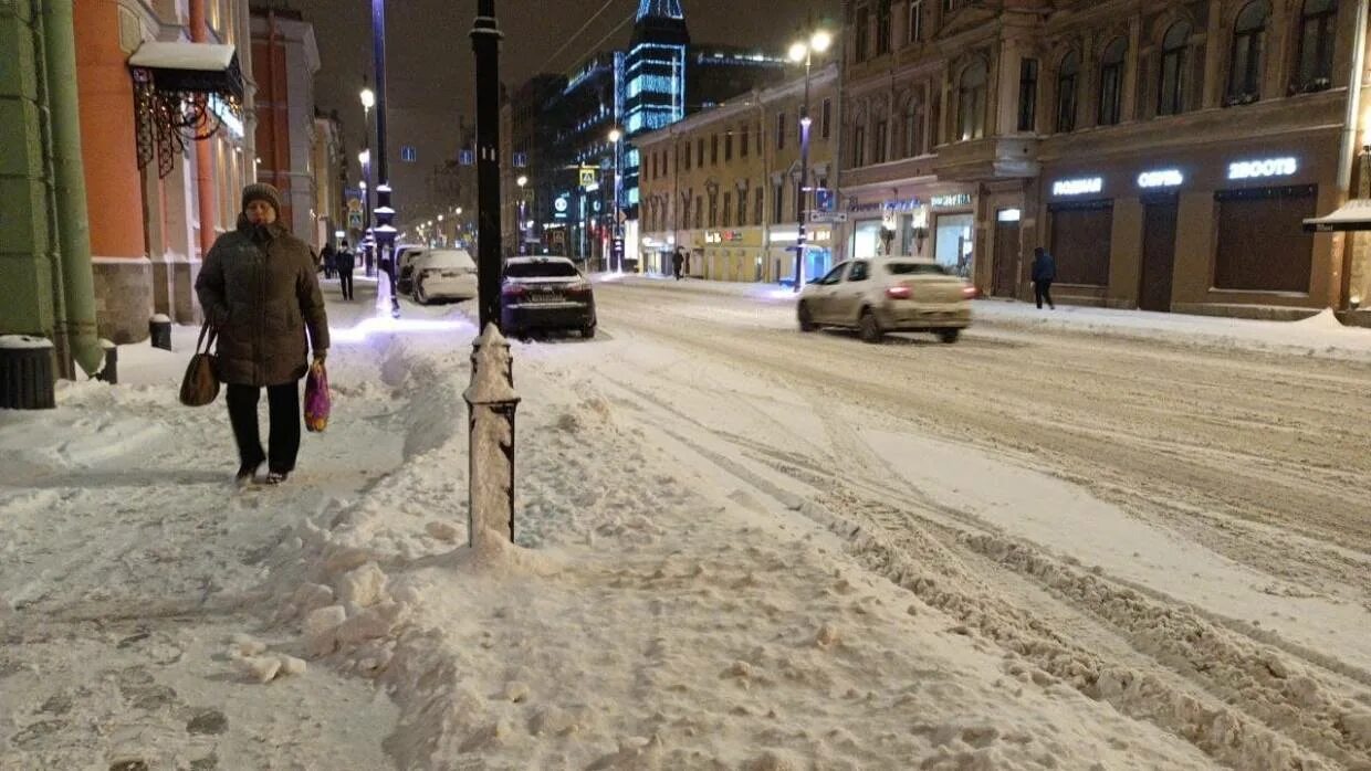 30 ноября пройдет. Остановки СПБ В снегу. Снег в Петербурге. Снег в России. Снег в СПБ Невский.