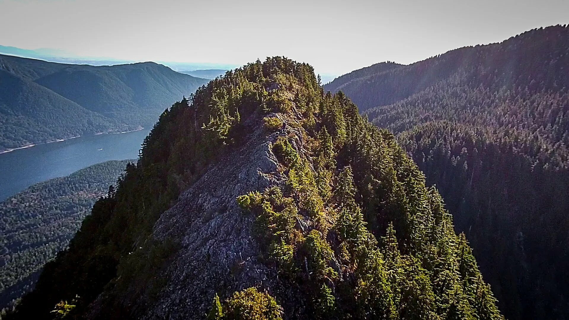 View range. Гора pov. aerial view mountains. epic view.