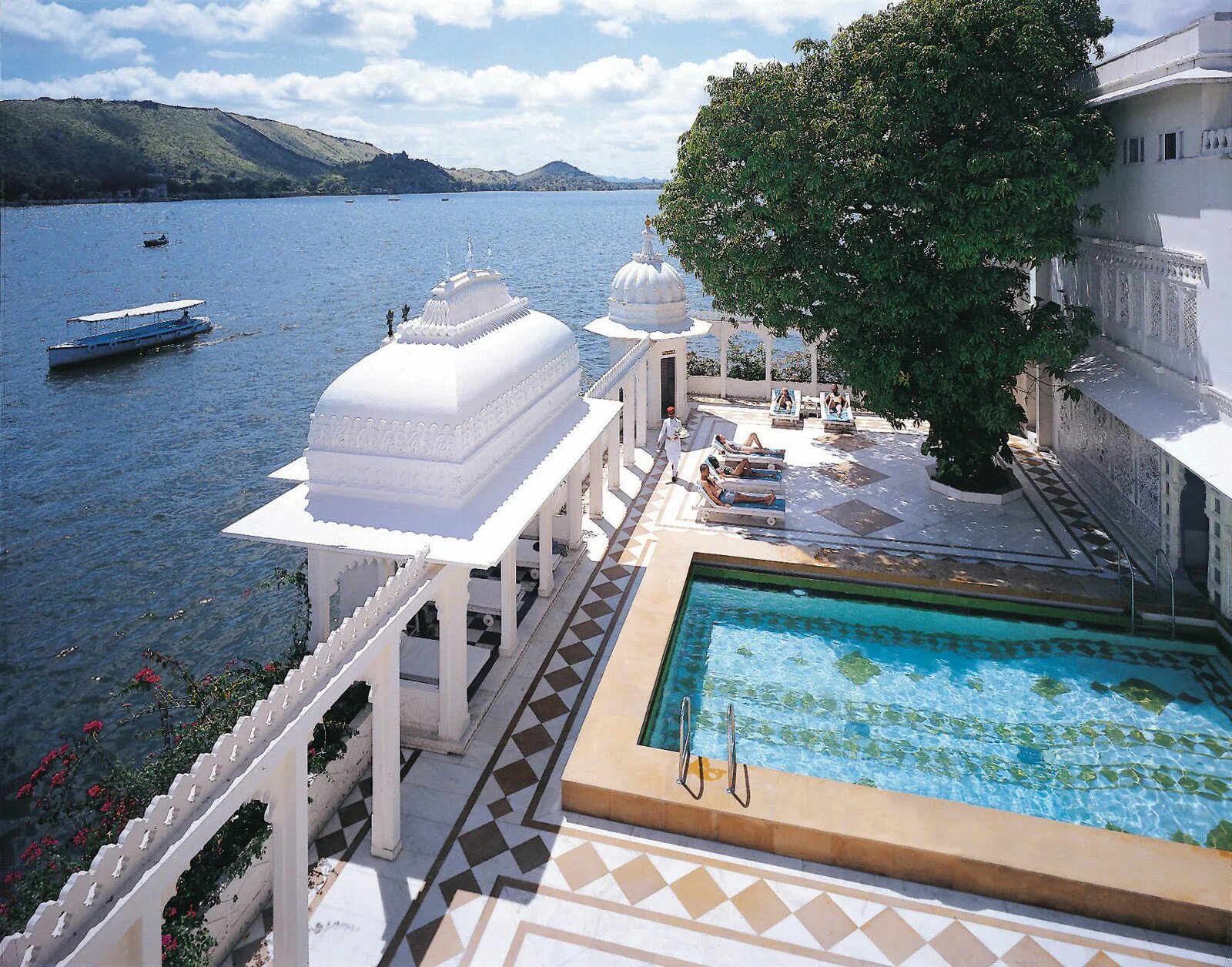 Taj lake. Taj lake palace. udaipur lake palace. отель в индии lake palace. taj lake palace, udaipur.