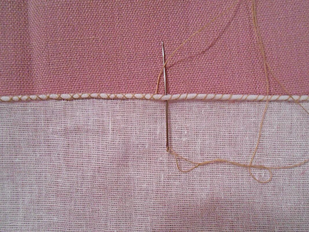 Потайной соединительный шов вручную. Швы для шитья вручную. Швы для шитья кожи. «петельный шов» (обметочный шов). Шов для сшивания двух тканей.