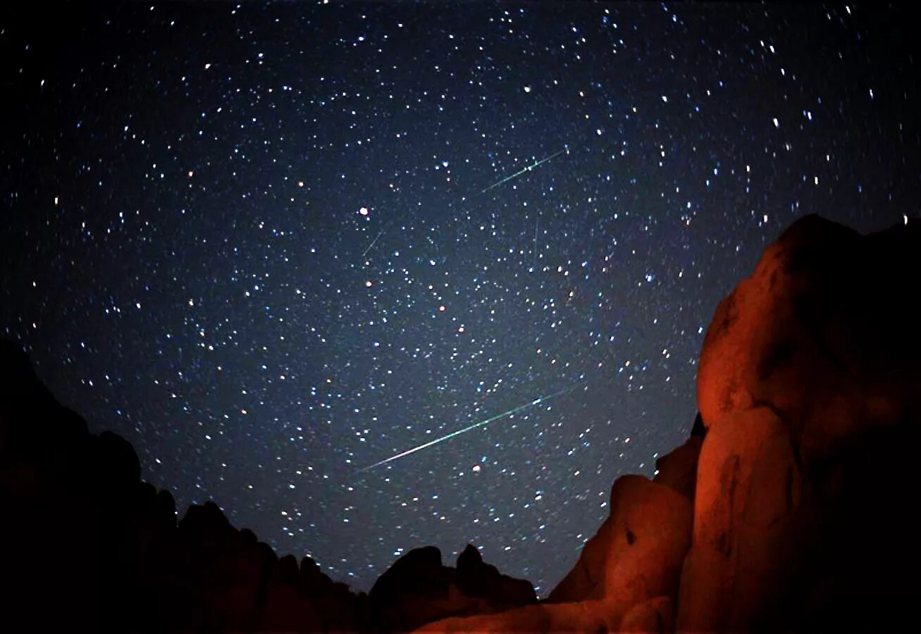 под звездным небом. звезды можно увидеть только ночью. любоваться звездами ночью. звездное небо. звезды можно увидеть только ночью.