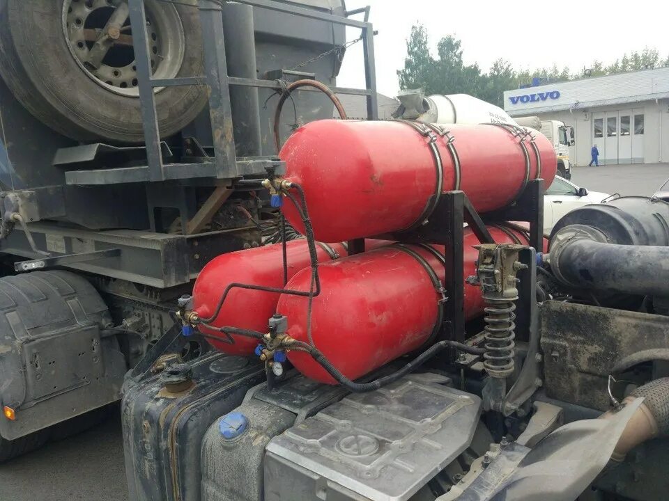 Метан тип 1. Камаз 65 115 на метане. газодизель маз 4370. газодизель метан. зил ко-002 метан.