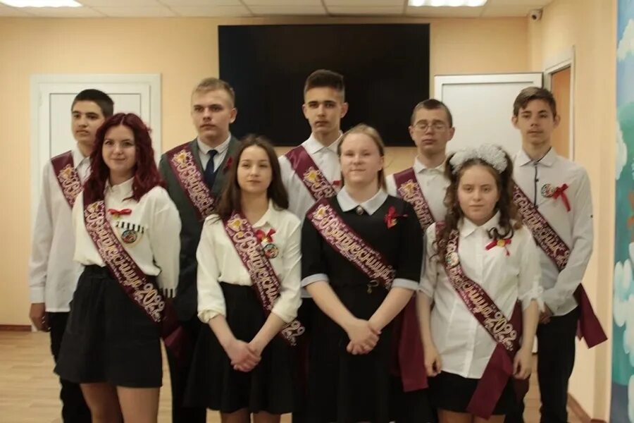 учителя 7 школы гусь хрустальный. школа номер 5 гусь хрустальный. школа 7 гусь-хрустальный. прощание со школой. седьмая школа гусь хрустальный.