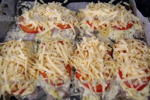 Рецепт мяса с помидором и сыром