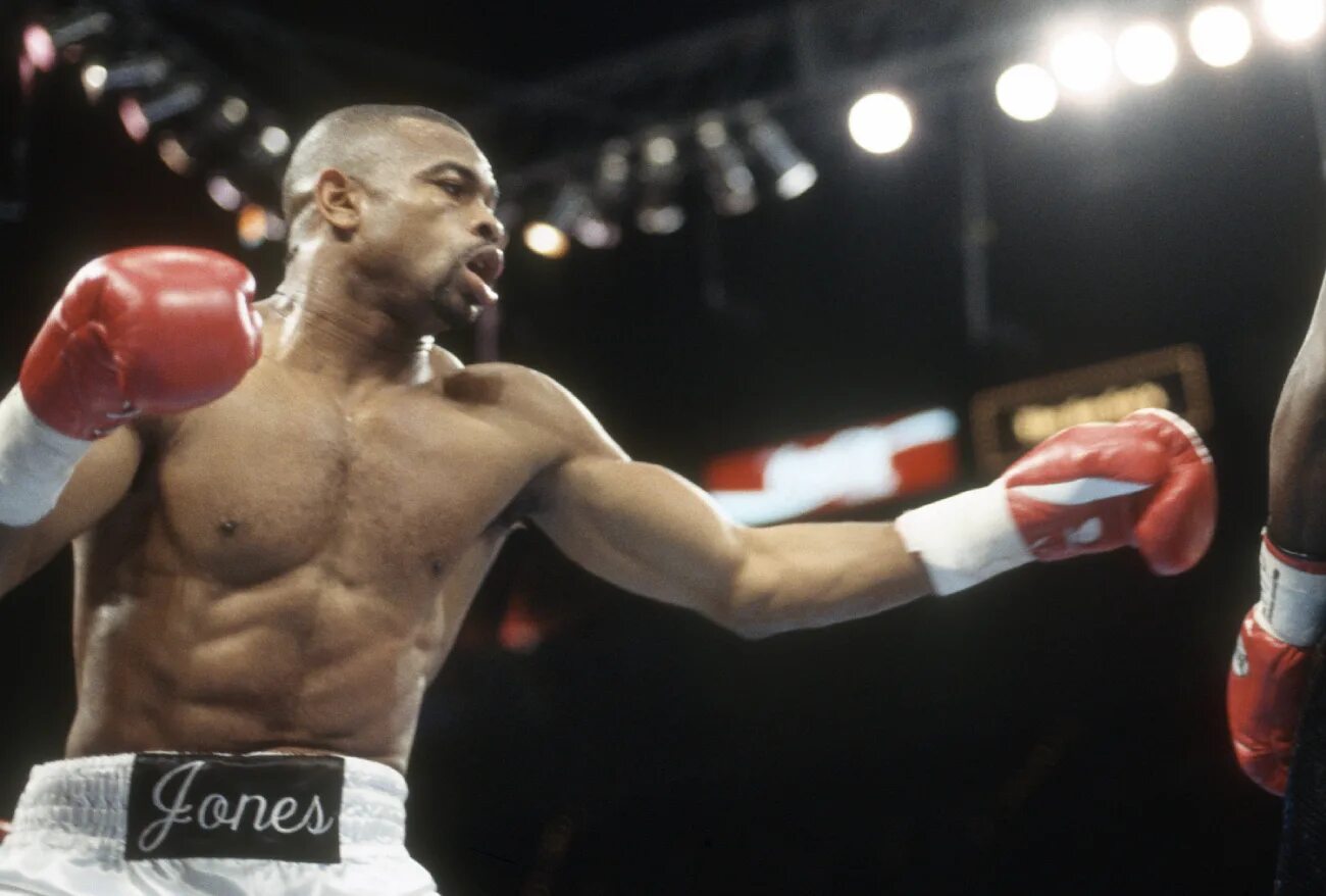Бой майка тайсона с рой джонсом. Mike tyson 1998. Roy jones 2022. Рой джонс. Рой джонс младший.