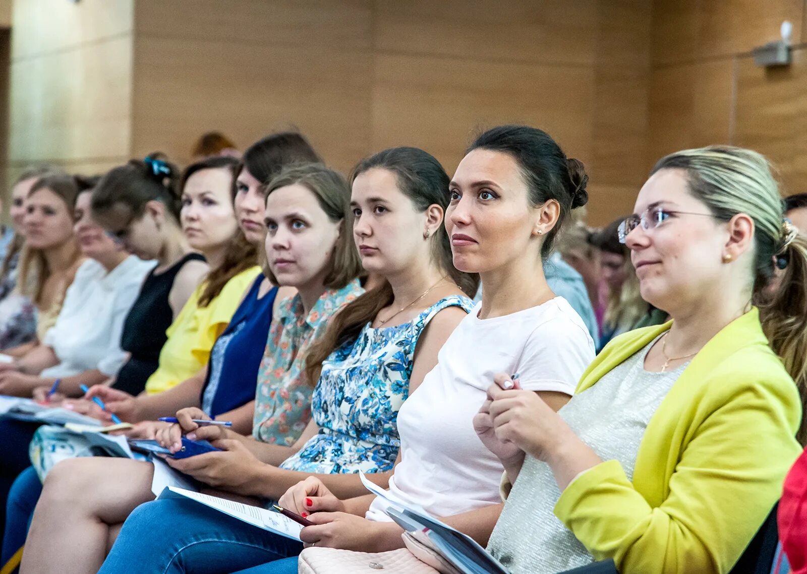 Культура 2015. Лекция. Учителя Москвы 2022. Женщины Москвы. Преподаватель в университете женщина.