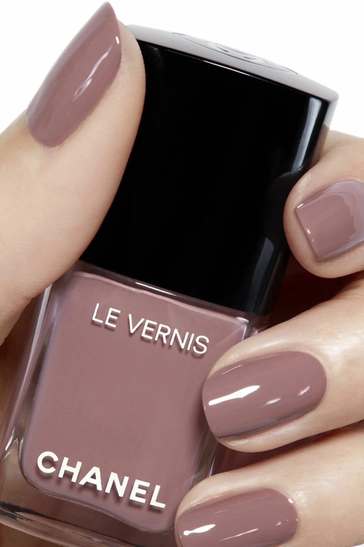 Лак от шанель. Chanel цвета. Chanel nail polish interdit. Chanel лак 504. Chanel vernis 566.