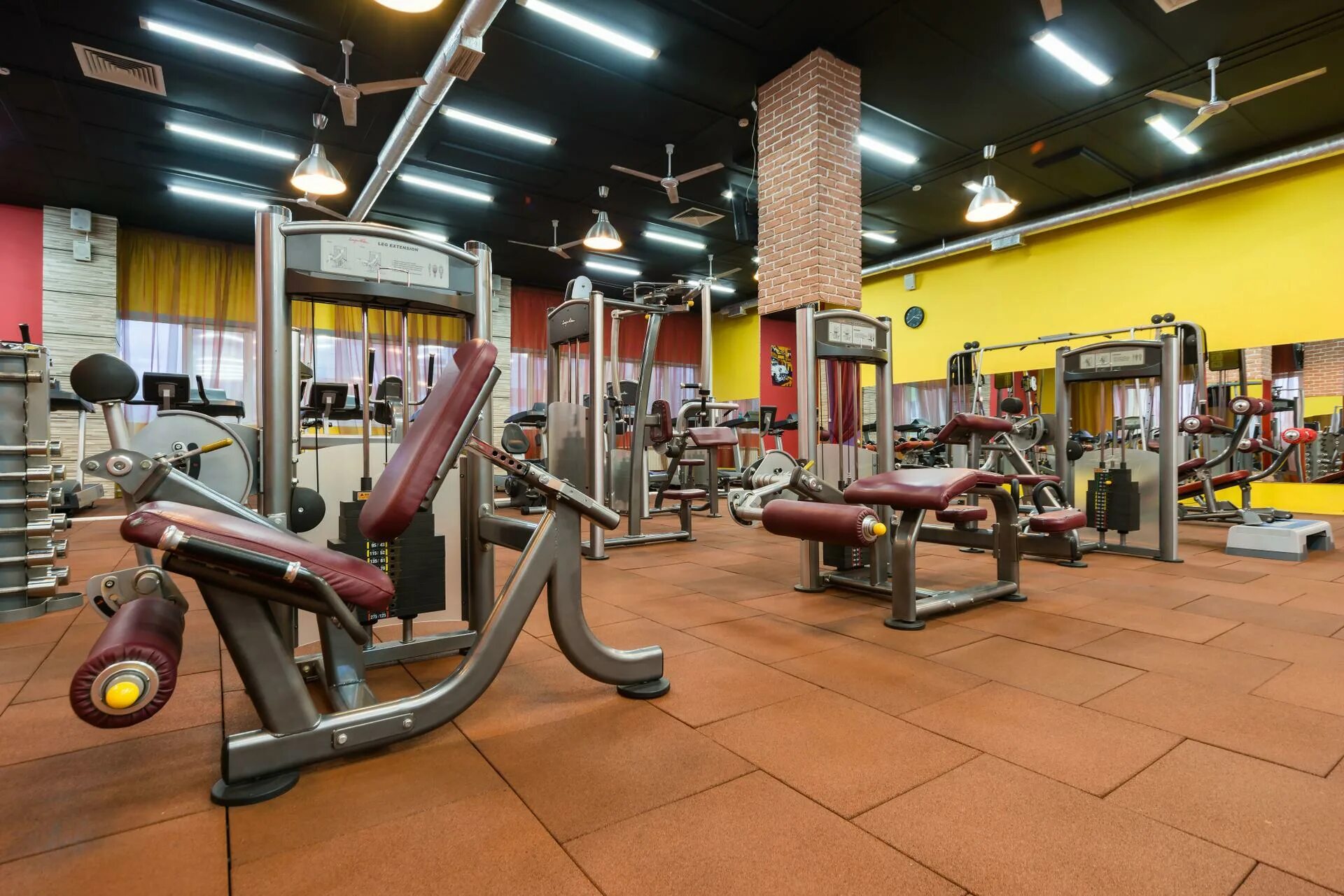 Спортзал кенгуру на нижегородской. Нижегородская 32 фитнес. Фитнес клуб на нижегородской улице. Фитнес клуб кенгуру на нижегородской. Кенгуру фитнес нижегородская.