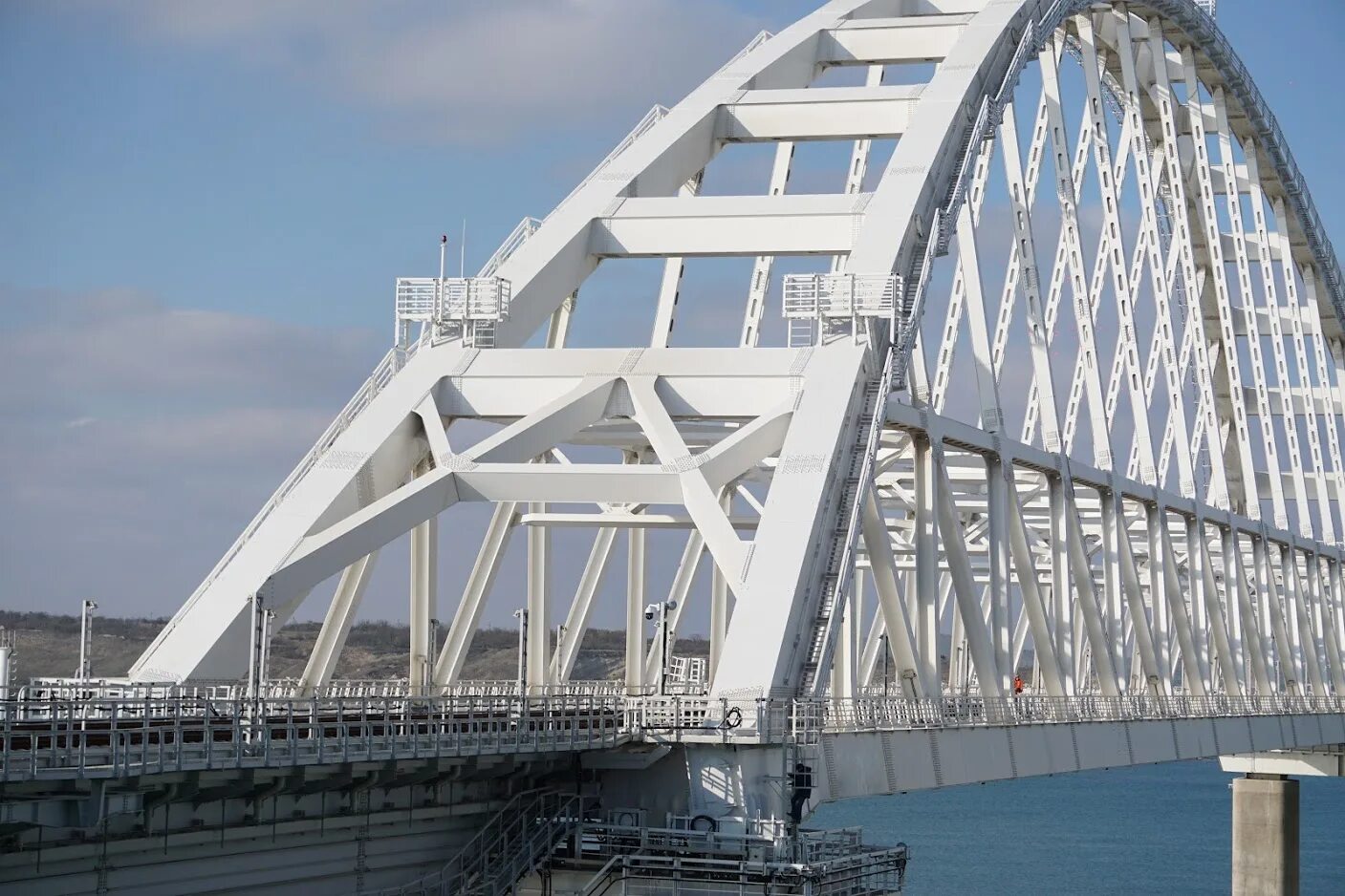 В какое время крымский мост. Крымский мост. крымский мост взорвали. крымский мост через керченский пролив. крымский мост 2025.