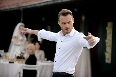 Кадр из сериала "Дело чести" .