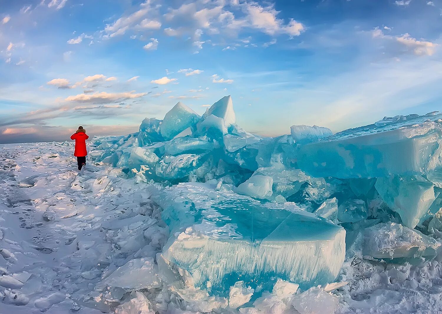 Большое голоустное байкал зимой лед. Озеро байкал лед. Торосы карское море. Озеро байкал зима. Озеро байкал лед.