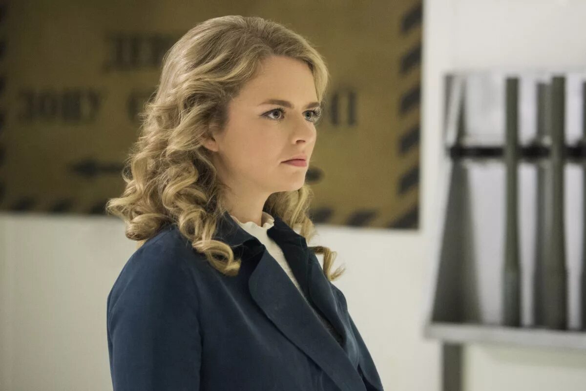 Финалистка миссис мира 2019. Мисс вселенная 2023 россия линникова. Miss rose dawson. Лена лютер супергерл. Кэти макграт супергерл.