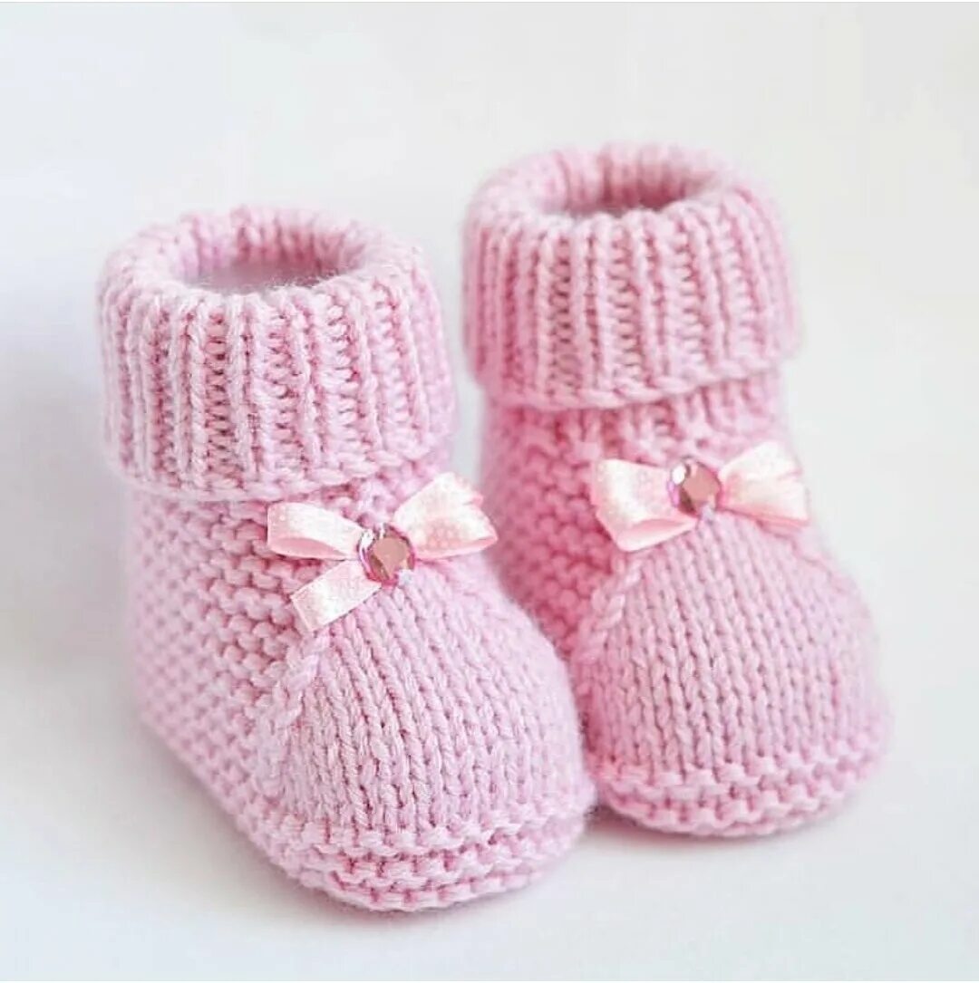 Пинетки. Вязанные пинетки девочкам. Упорыши пинетки. Вязаные пинетки для девочки. Пинетки марина курцева.