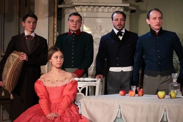 Ревизор рецензии. Ревизор рецензии. Ревизор гоголь аудиокнига. Написать рецензию на спектакль. Ревизор гоголь.