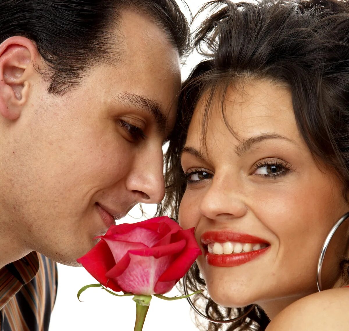 Я на ней женюсь. Предложение любви и сердца. Богатый мужчина и женщина. Все женятся рожают детей. Успешный мужчина с женщиной.