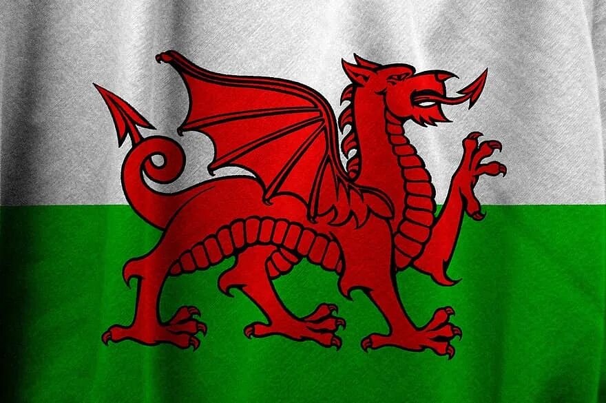 Дракон какая страна. Флаг Уэльса. Wales Страна флаг. Валлийский флаг. Wales Cardiff флаг.